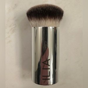 Ilia Buff Brush